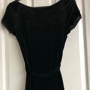 Theory buttery black velvet top in small